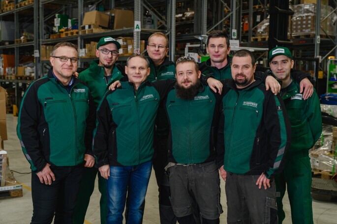 Operator logistyki produkcyjnej, 1. Zdjęcie